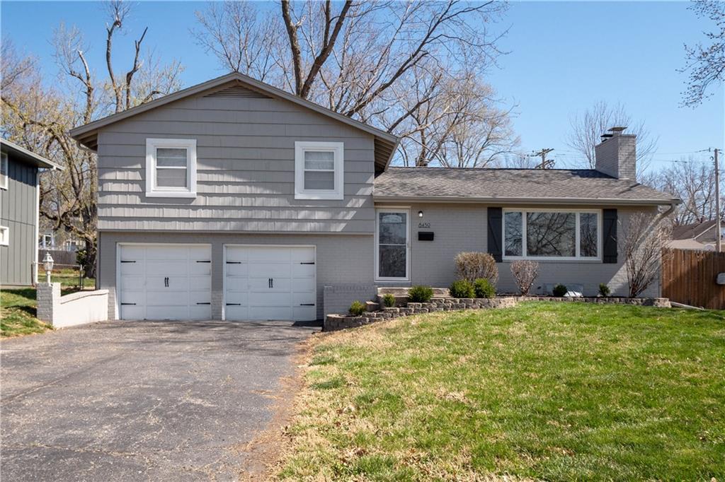 8439 Russell Street Overland Park, KS 66212 - Photo 1 of 1