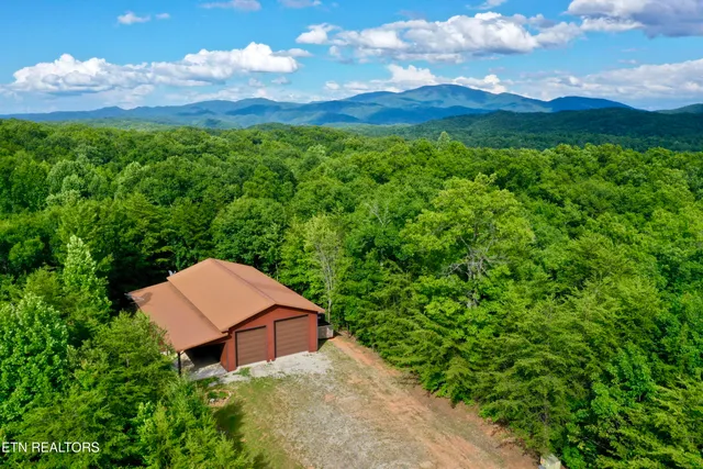 $579,000 | 610 Cooper Road, Vonore, TN 37885