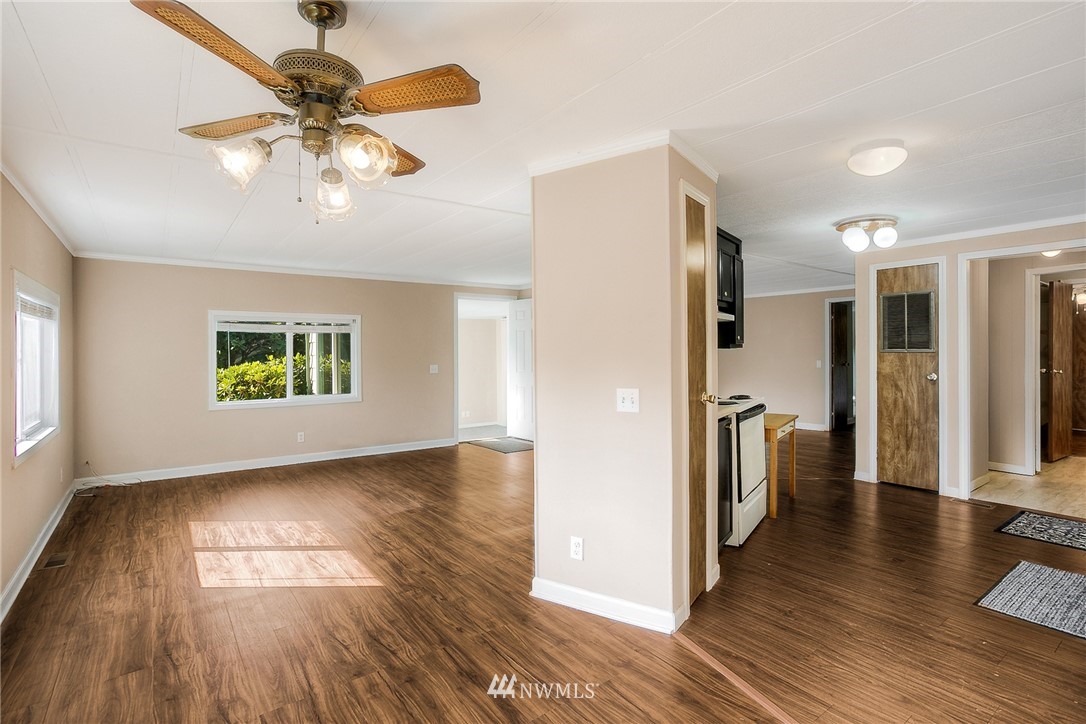 201 Union Avenue Southeast, Unit 29 Renton, WA 98059 - Photo 3 of 27 Gallery Image 3