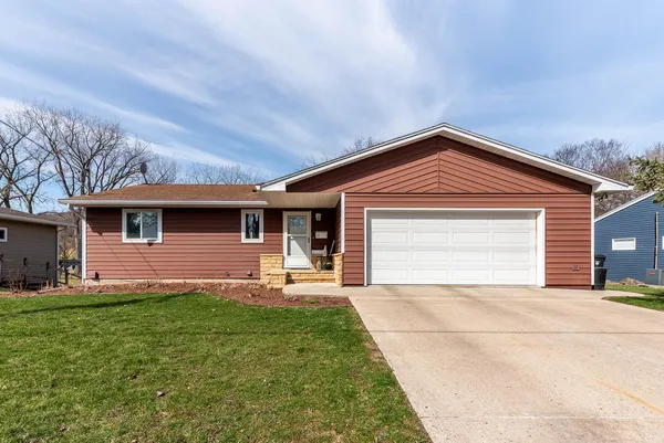 $318,000 | 917 Sherman Street, North Mankato, MN 56003