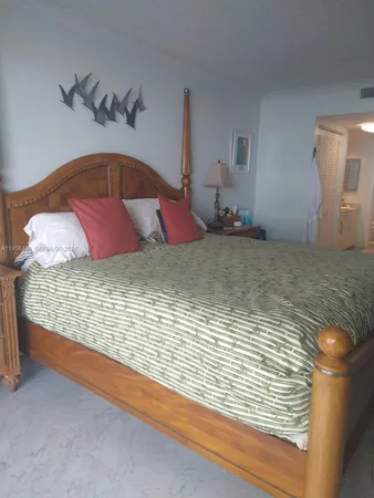 $578,000 | 9341 Collins Avenue, Unit 806, Surfside, FL 33154