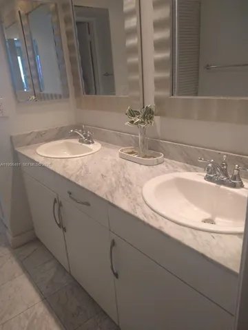 $578,000 | 9341 Collins Avenue, Unit 806, Surfside, FL 33154