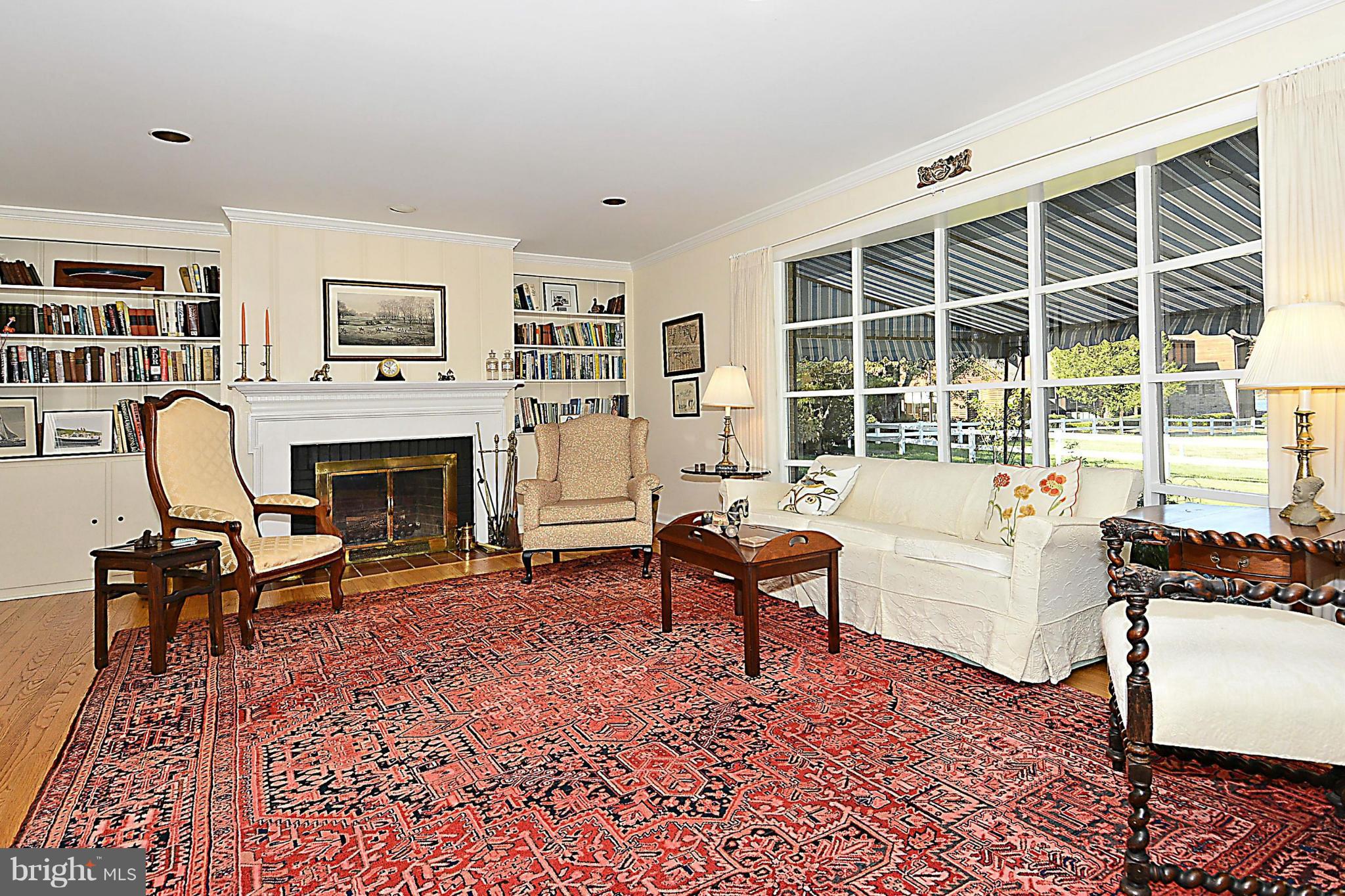 500 Tulip Road Annapolis, MD 21403 - Photo 4 of 22 Living Room
