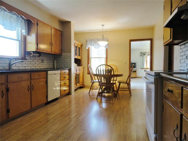 49 Glenwood Road Rutland, MA 01543 - Photo 4 of 21 a view of a kitchen and dining room