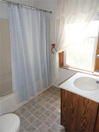 49 Glenwood Road Rutland, MA 01543 - Photo 10 of 21 a bathroom with a sink toilet and tub