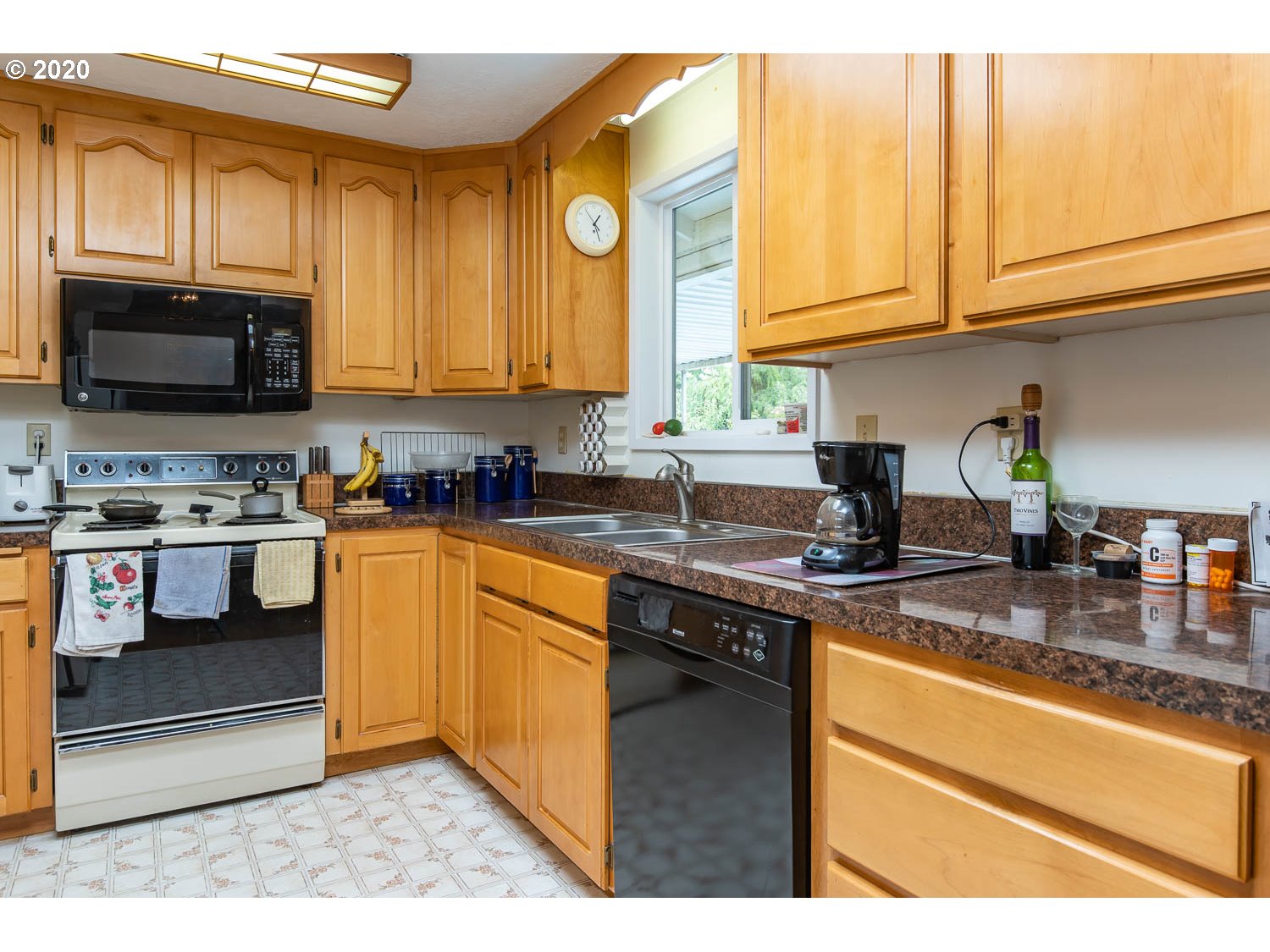 1346 Rainier Road Woodburn, OR 97071 - Photo 12 of 22 Gallery Image 12