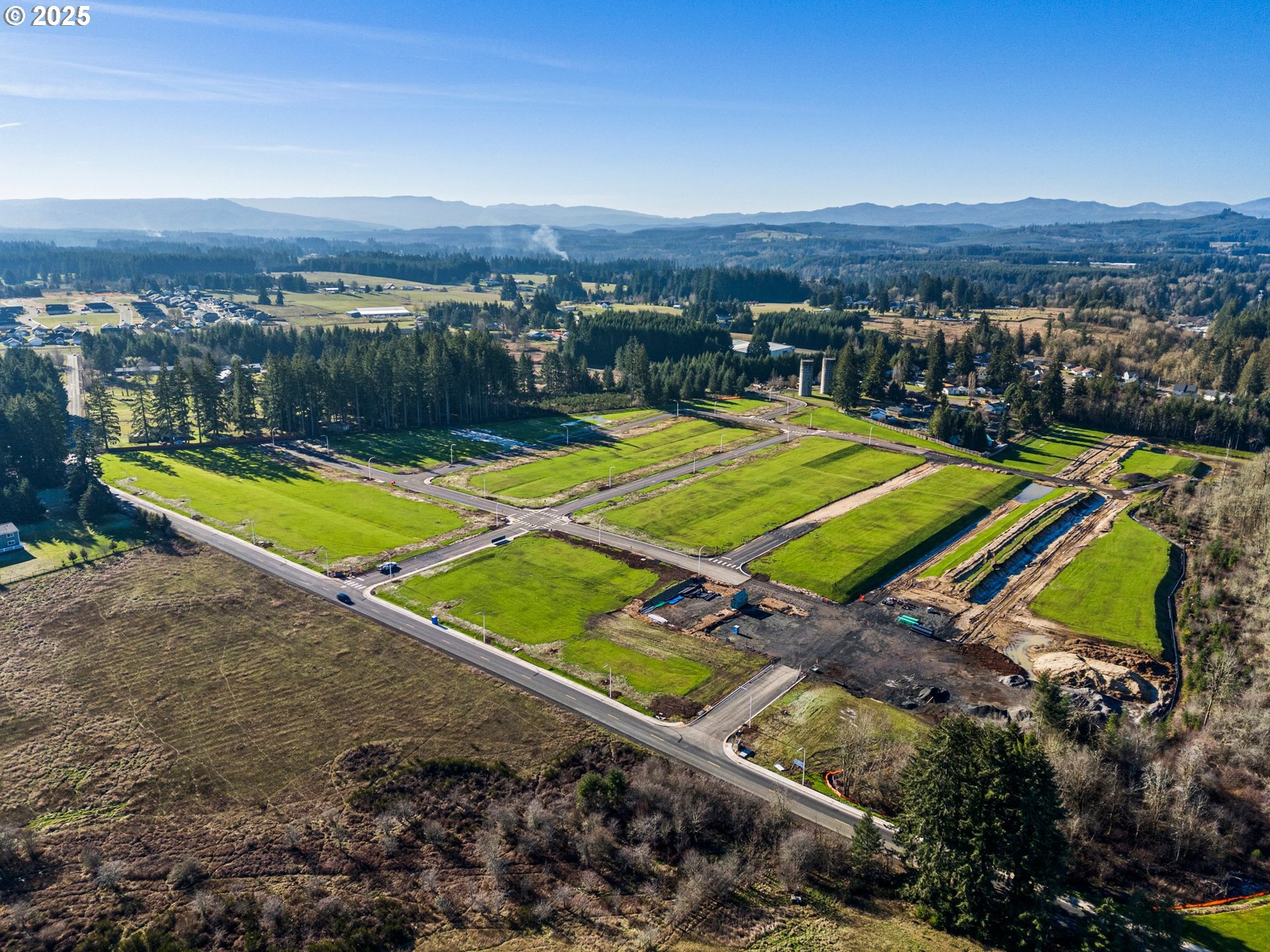 423 Kakela Road, Unit 8 Winlock, WA 98596 - Photo 13 of 35 a view of a tennis court