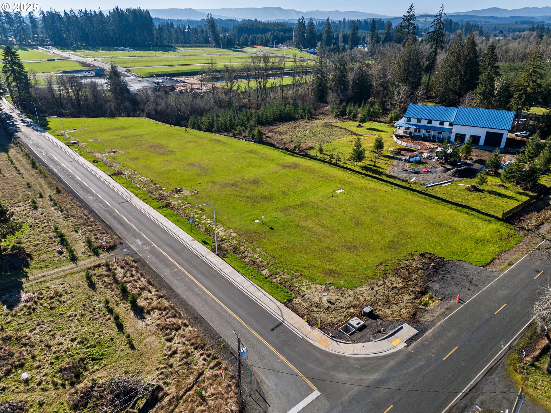 423 Kakela Road, Unit 8 Winlock, WA 98596 - Photo 17 of 35 a view of a swimming pool with a yard