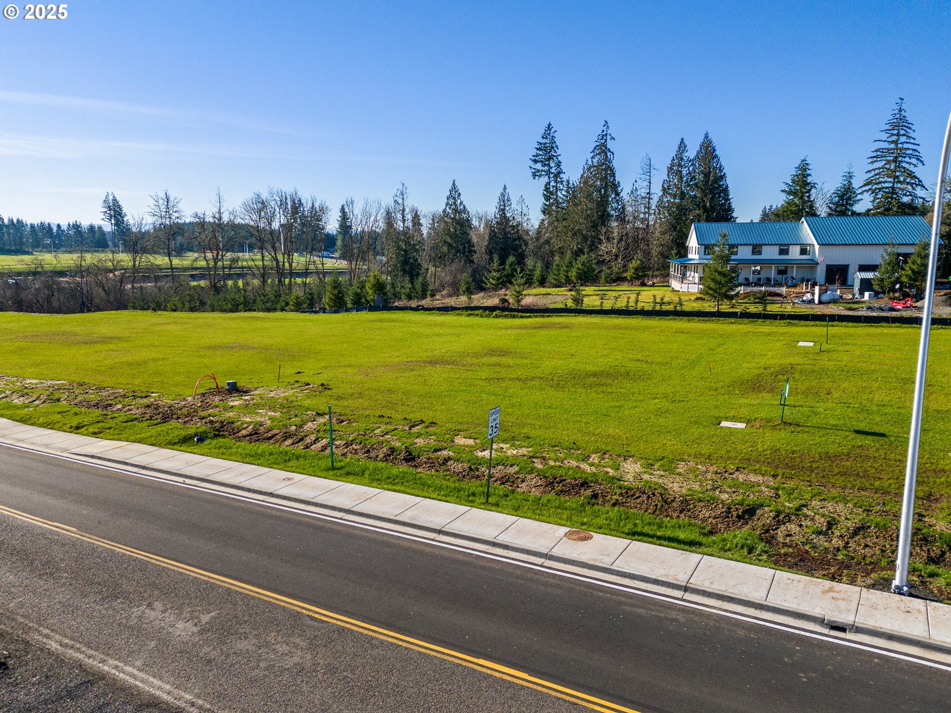 423 Kakela Road, Unit 8 Winlock, WA 98596 - Photo 19 of 35 a view of a city