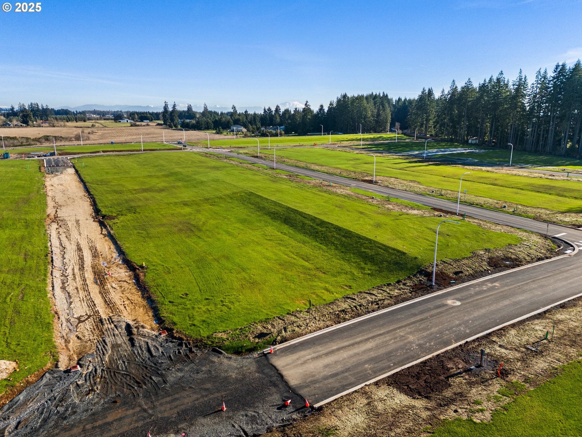 423 Kakela Road, Unit 8 Winlock, WA 98596 - Photo 24 of 35 a view of a swimming pool with a lake view