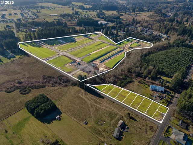 a view of a tennis court