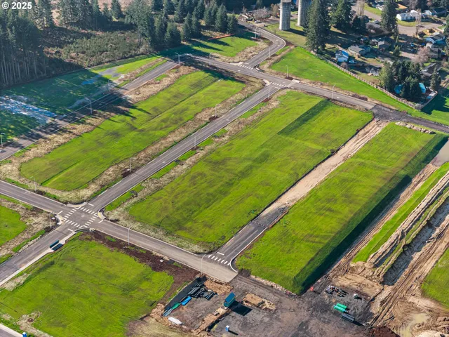 an aerial view of a tennis ground