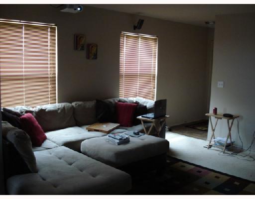 1001 Livermore Street Portland, TX 78374 - Photo 3 of 10 a living room with furniture and a window