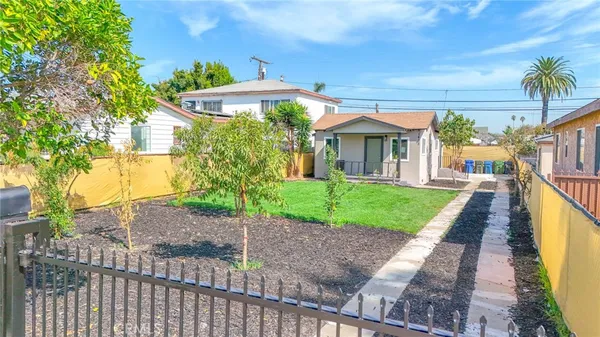 $659,900 | 1433 West 96th Street, Los Angeles, CA 90047