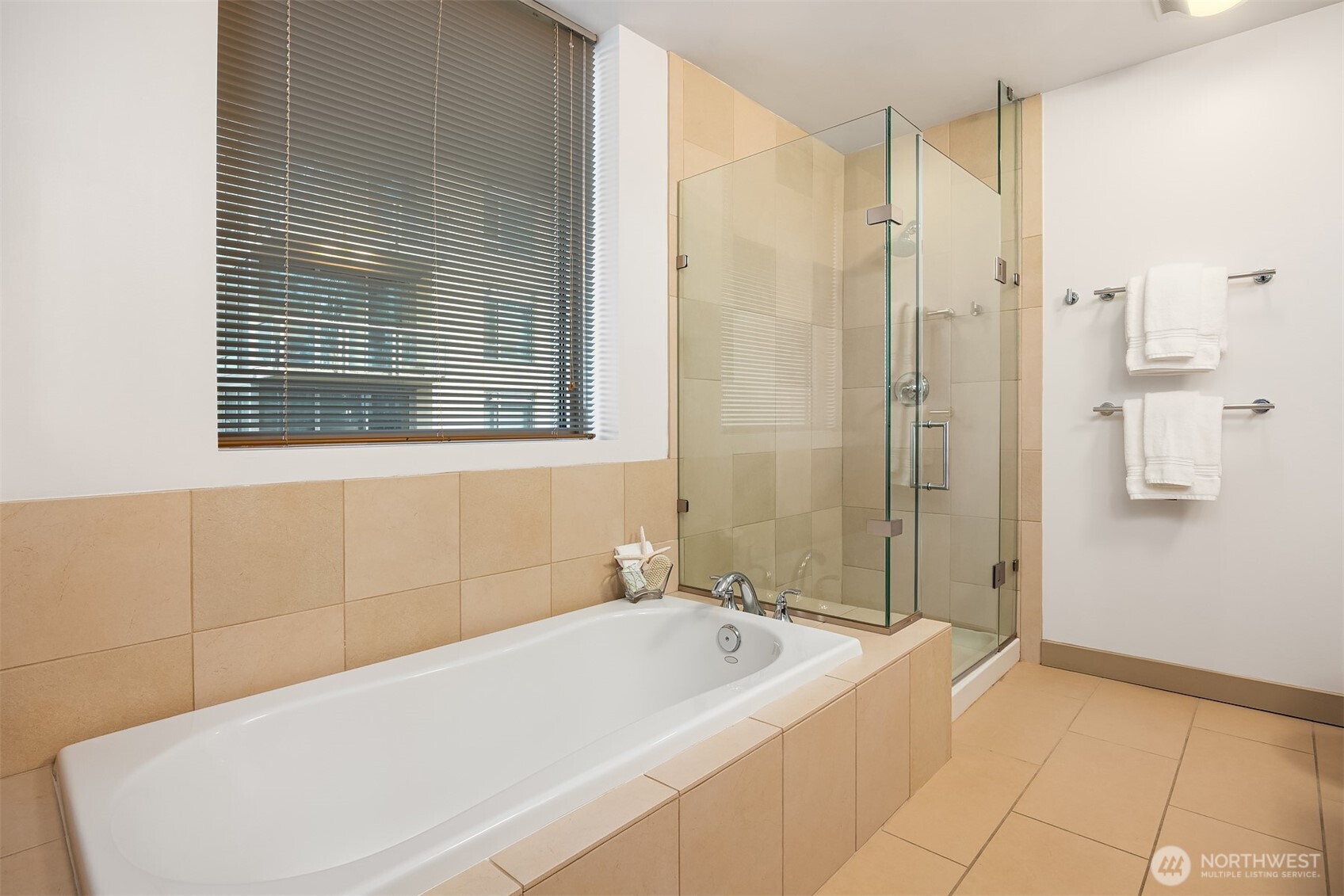 900 Lenora Street, Unit W700 Seattle, WA 98121 - Photo 19 of 39