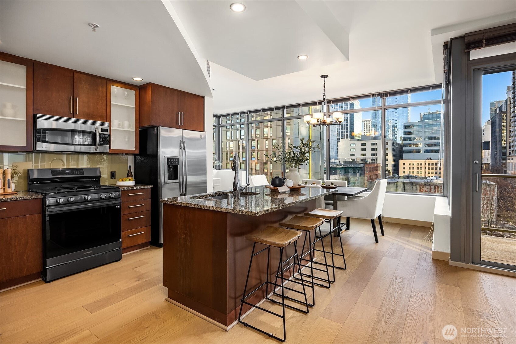 900 Lenora Street, Unit W700 Seattle, WA 98121 - Photo 3 of 39