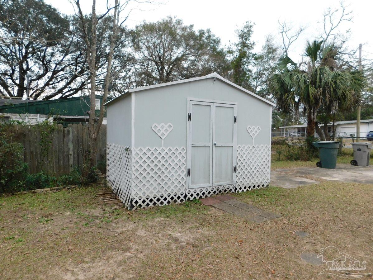 601 Pelham Road Pensacola, FL 32507 - Photo 12 of 50