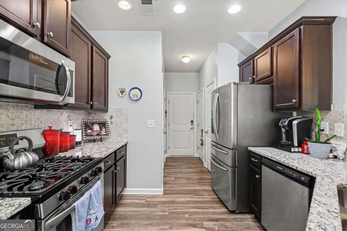 253 Merritt Circle Newnan, GA 30263 - Photo 11 of 30