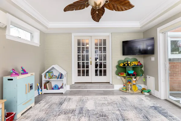 $795,000 | 259 Cornell Avenue, Des Plaines, IL 60016