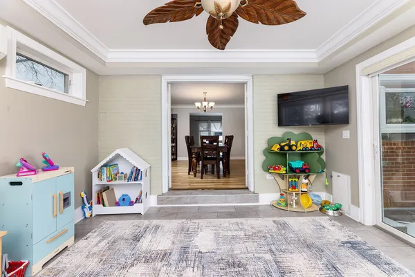 $795,000 | 259 Cornell Avenue, Des Plaines, IL 60016