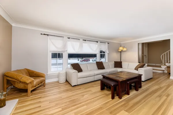 $795,000 | 259 Cornell Avenue, Des Plaines, IL 60016