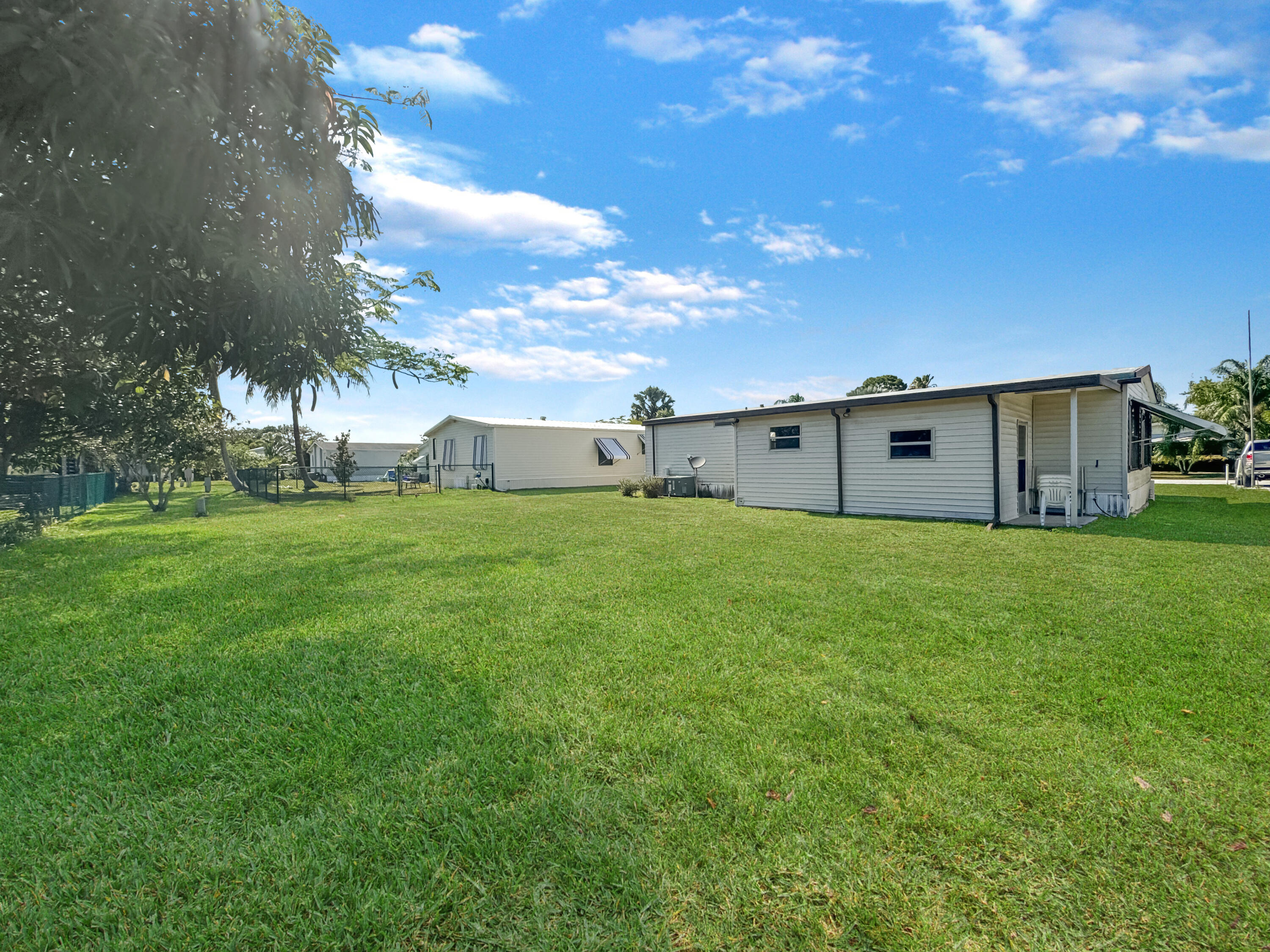 2692 Southwest Pontiac Place Stuart, FL 34997 - Photo 23 of 29 IMG_8510