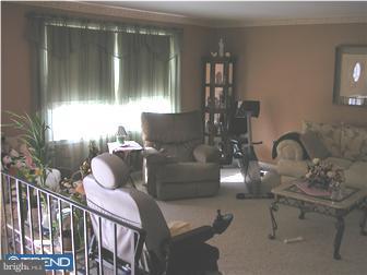 126 Woodstream Road Boothwyn, PA 19061 - Photo 4 of 12 Living Room