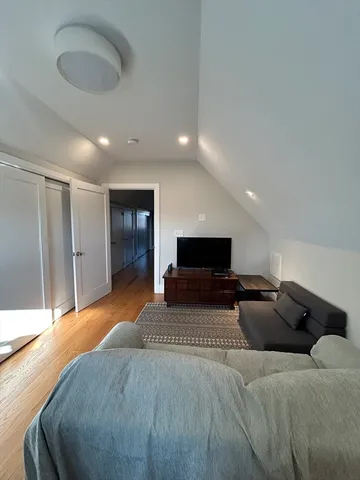 $6,000 | 319 Washington Street, Unit 3, Somerville, MA 02143