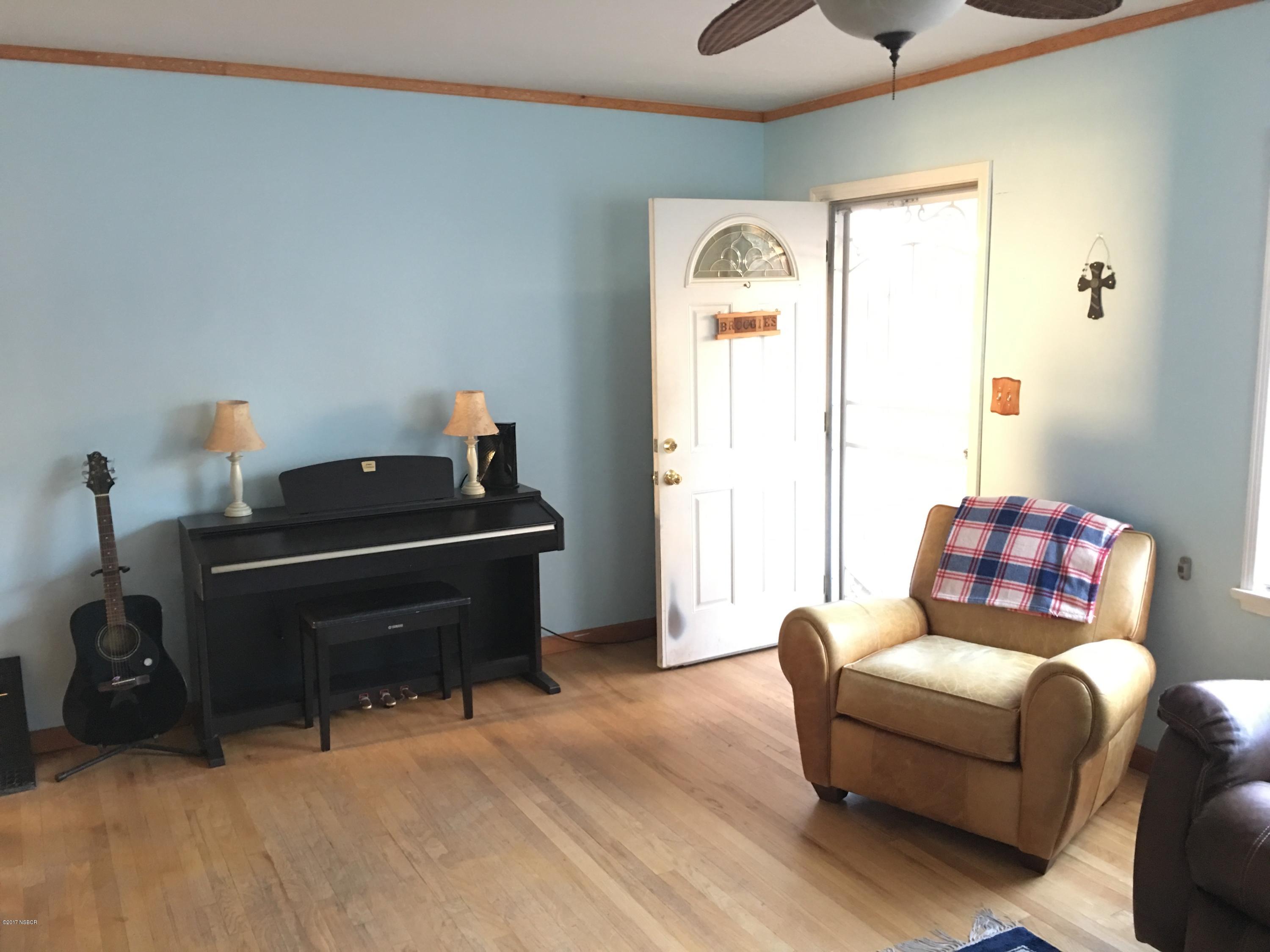 336 East Foster Road Santa Maria, CA 93455 - Photo 5 of 12 IMG_5625