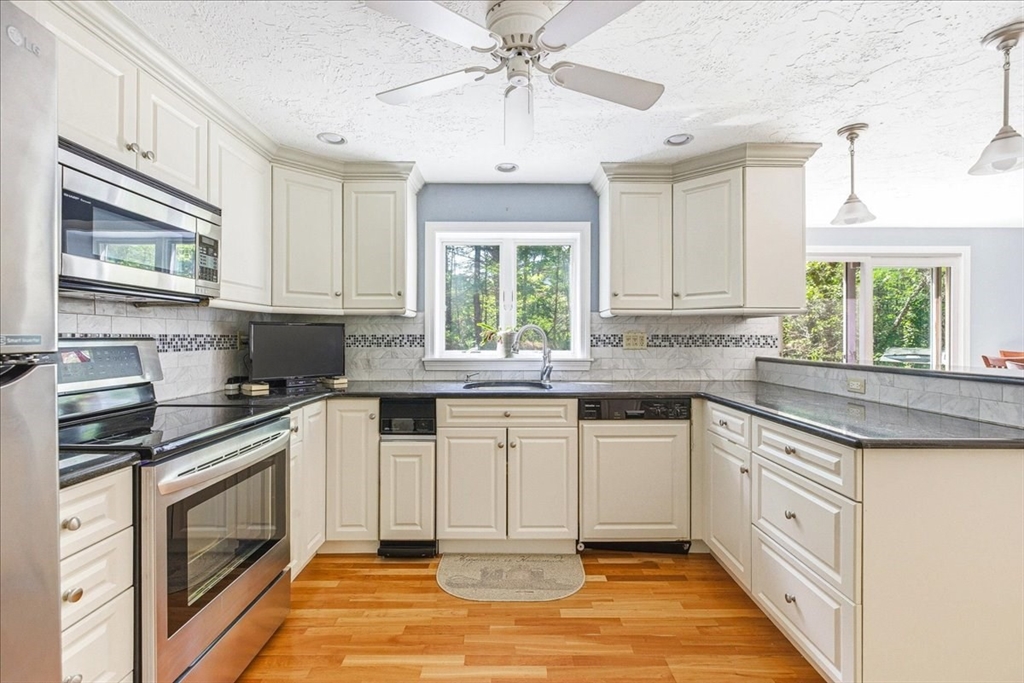 40 Kristin Road Plymouth, MA 02360 - Photo 14 of 39