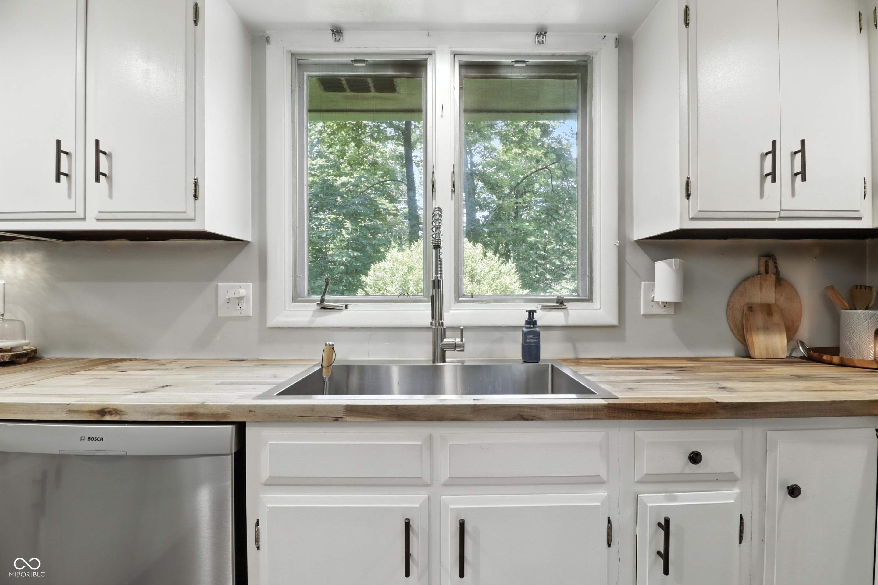 2919 South Post Road Indianapolis, IN 46239 - Photo 5 of 51 Gallery Image 5