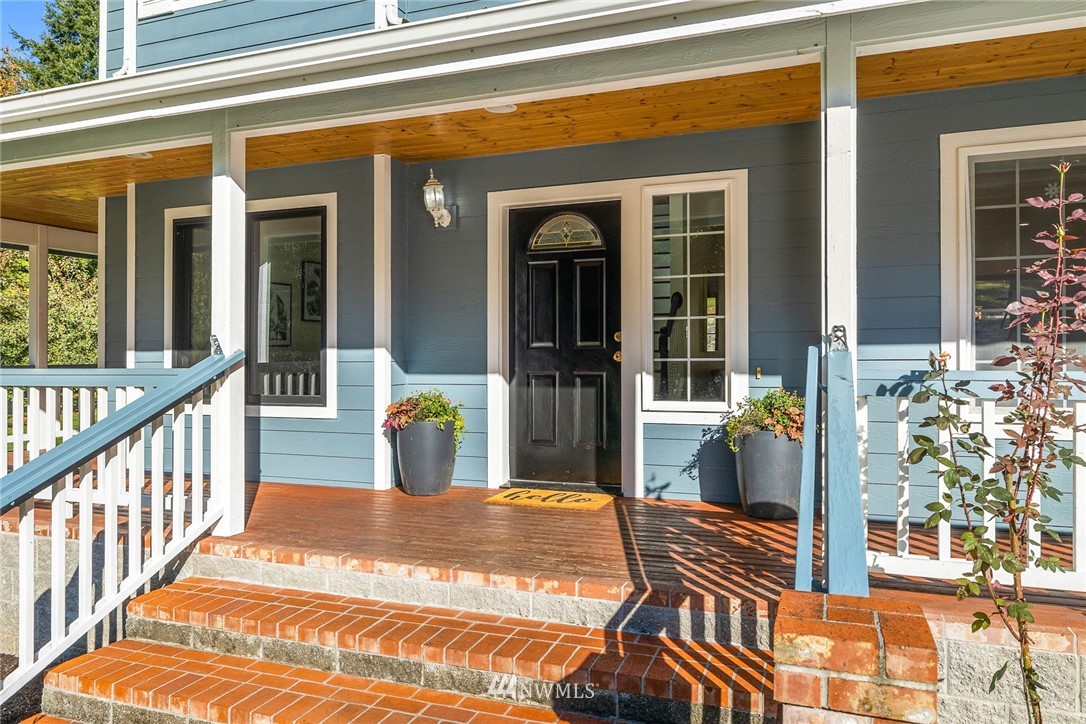 12375 Miller Road Northeast Bainbridge Island, WA 98110 - Photo 2 of 20 Gallery Image 2
