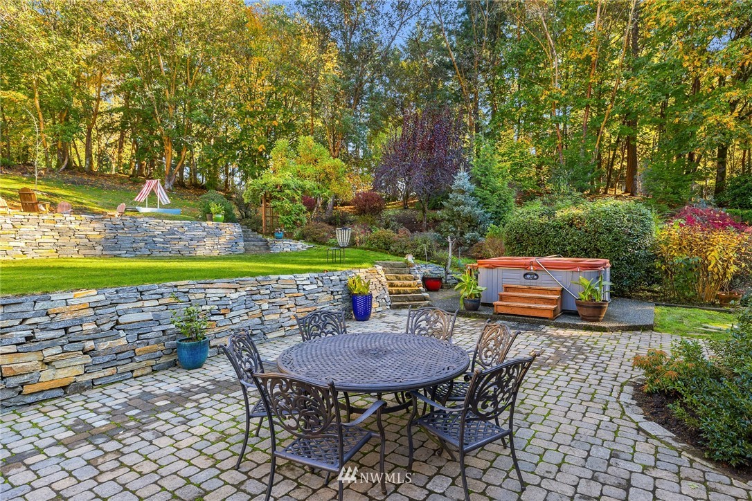 12375 Miller Road Northeast Bainbridge Island, WA 98110 - Photo 15 of 20 Gallery Image 15