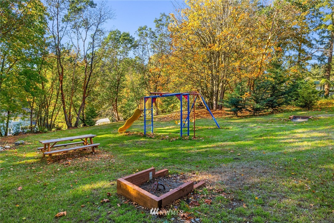 12375 Miller Road Northeast Bainbridge Island, WA 98110 - Photo 17 of 20 Gallery Image 17