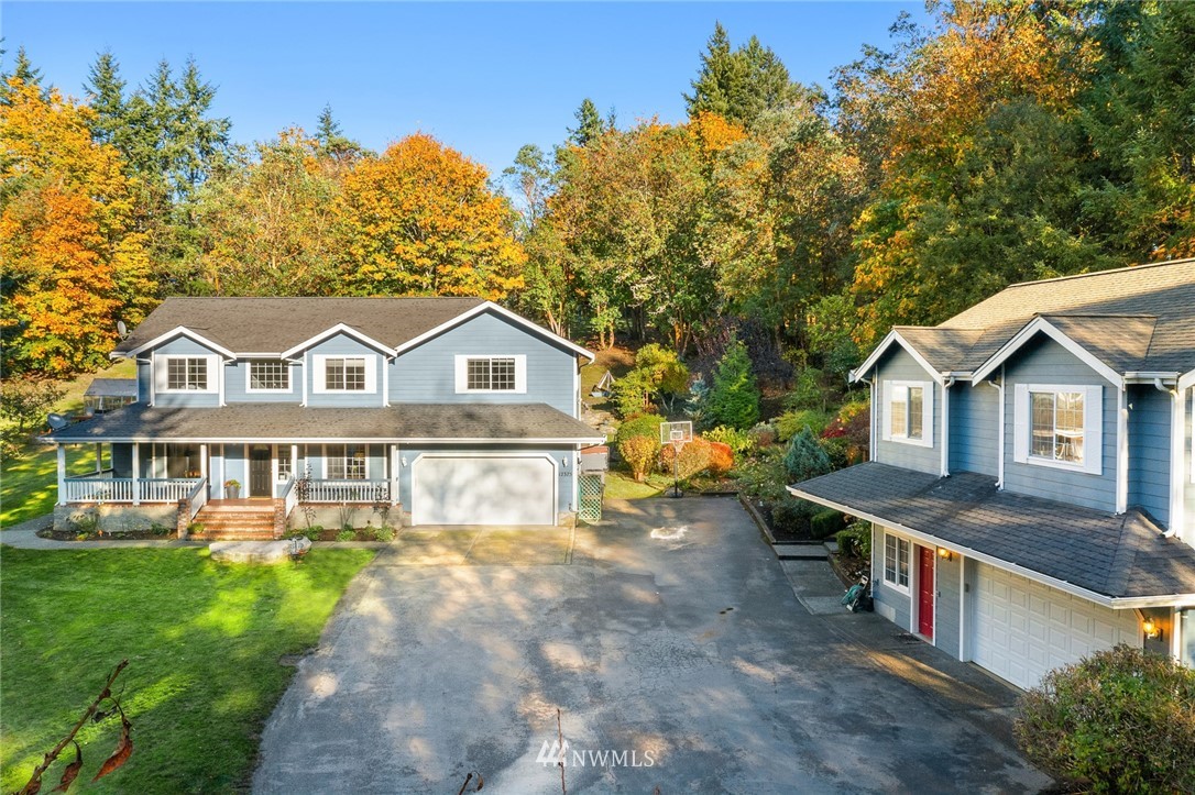 12375 Miller Road Northeast Bainbridge Island, WA 98110 - Photo 19 of 20 Gallery Image 19