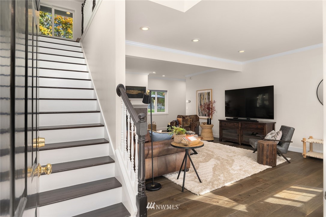 12375 Miller Road Northeast Bainbridge Island, WA 98110 - Photo 3 of 20 Gallery Image 3