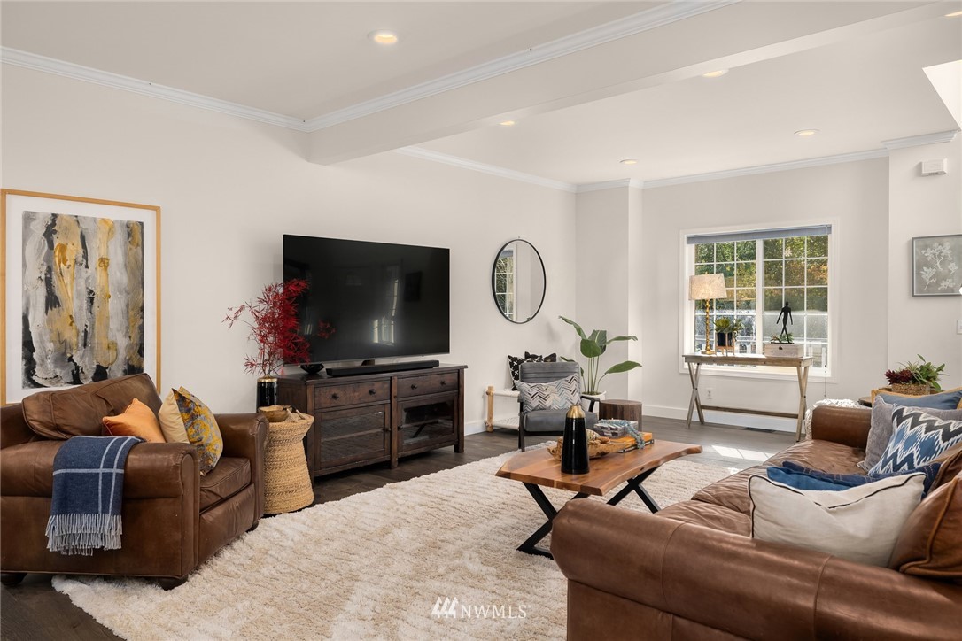 12375 Miller Road Northeast Bainbridge Island, WA 98110 - Photo 6 of 20 Gallery Image 6
