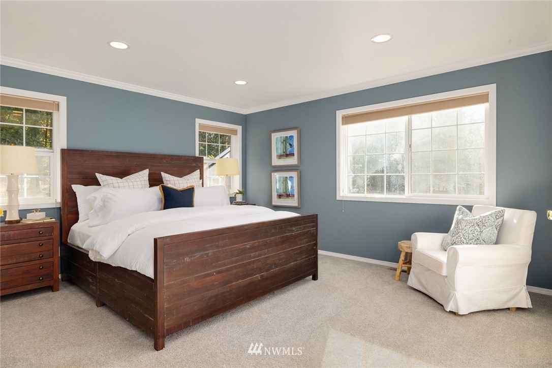 12375 Miller Road Northeast Bainbridge Island, WA 98110 - Photo 10 of 20 Gallery Image 10