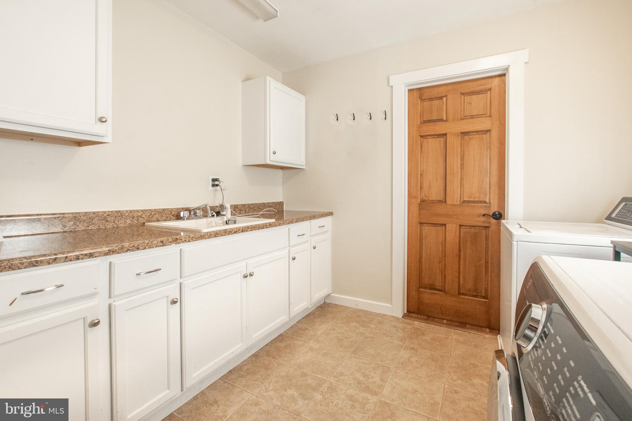 3294 South Manor Road Coatesville, PA 19320 - Photo 19 of 41 Laundry room