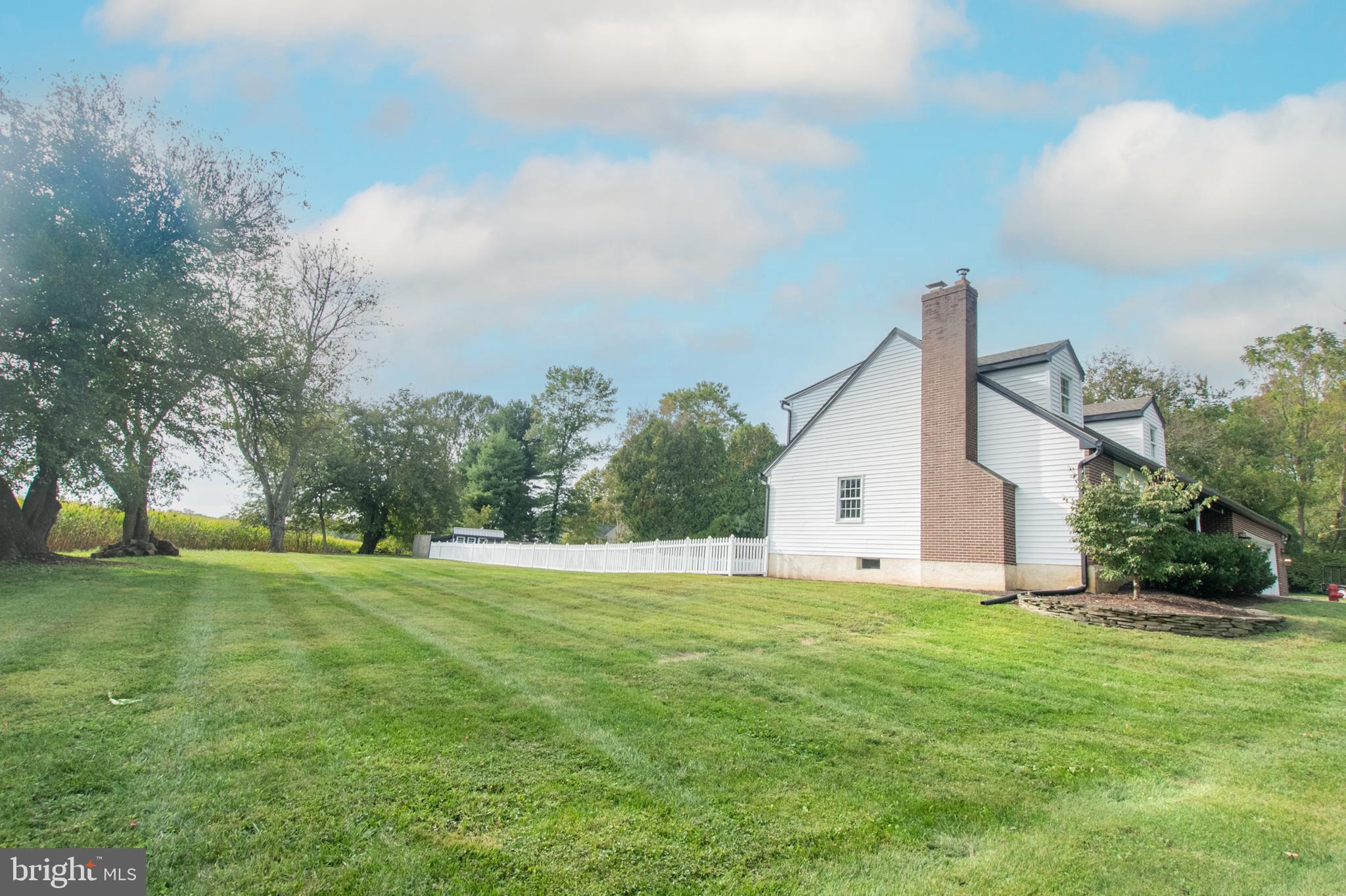 3294 South Manor Road Coatesville, PA 19320 - Photo 4 of 41 Side of home