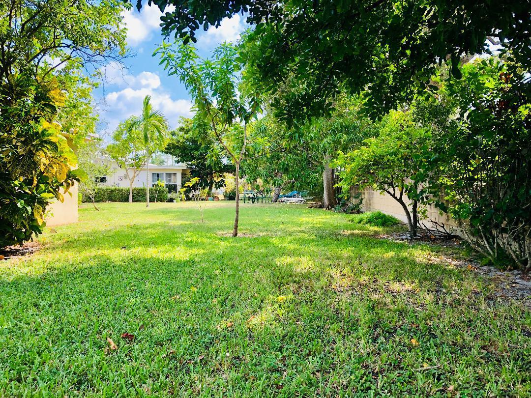 7161 Northeast 7th Avenue Boca Raton, FL 33487 - Photo 29 of 30 out side
