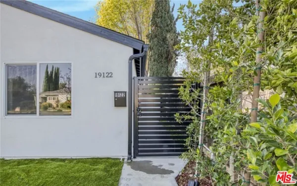 $2,100 | 19122 Bessemer Street, Tarzana, CA 91335