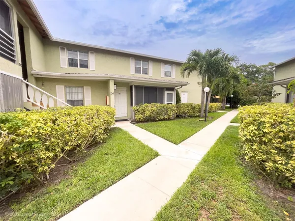 $2,300 | 12070 Florida A1A Alternate, Unit D5, Palm Beach Gardens, FL 33410