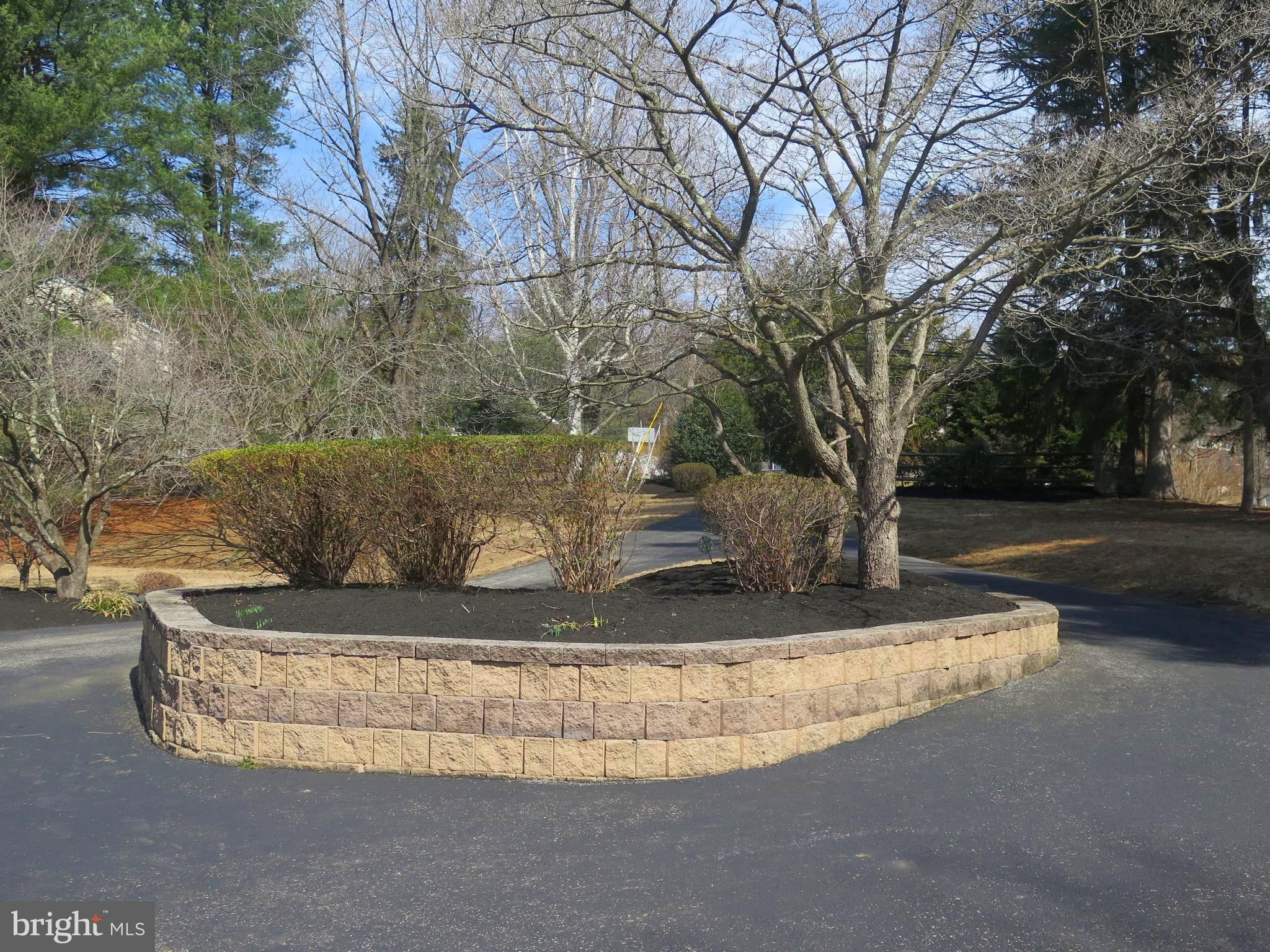 376 Mt Alverno Road Media, PA 19063 - Photo 5 of 50 Landscaping In Center Of Circular Driveway