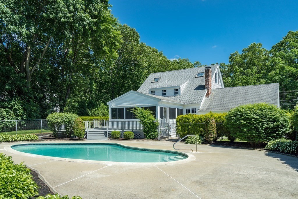 7 Dascomb Road Andover, MA 01810 - Photo 5 of 41 Gallery Image 5