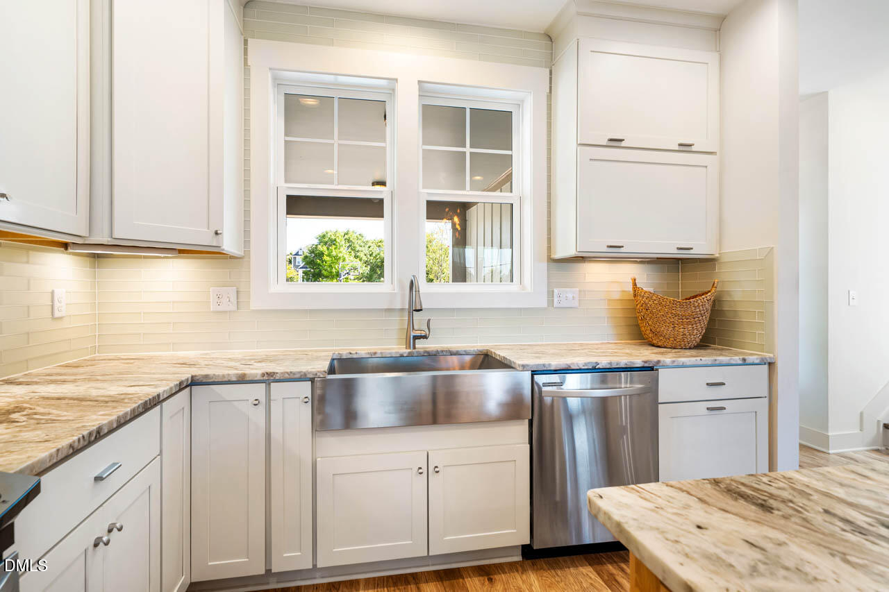 20 Cardinal Ridge Road Chapel Hill, NC 27516 - Photo 11 of 77 Custom Cabinety
