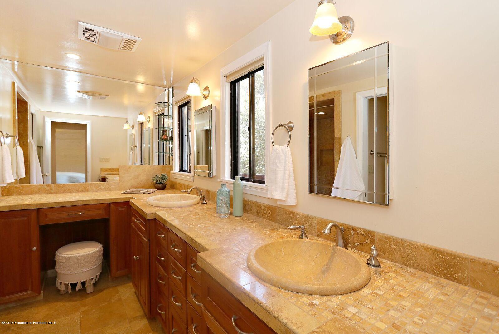 65 North Arroyo Boulevard Pasadena, CA 91105 - Photo 11 of 30 9