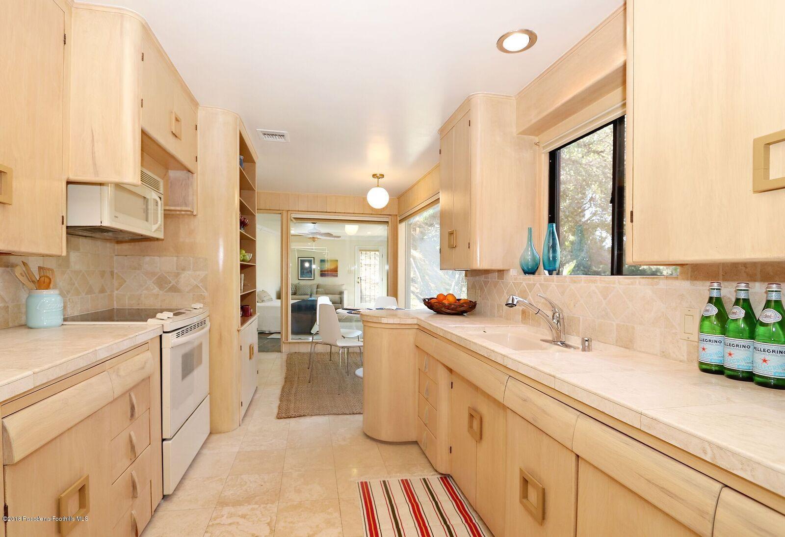 65 North Arroyo Boulevard Pasadena, CA 91105 - Photo 20 of 30 16