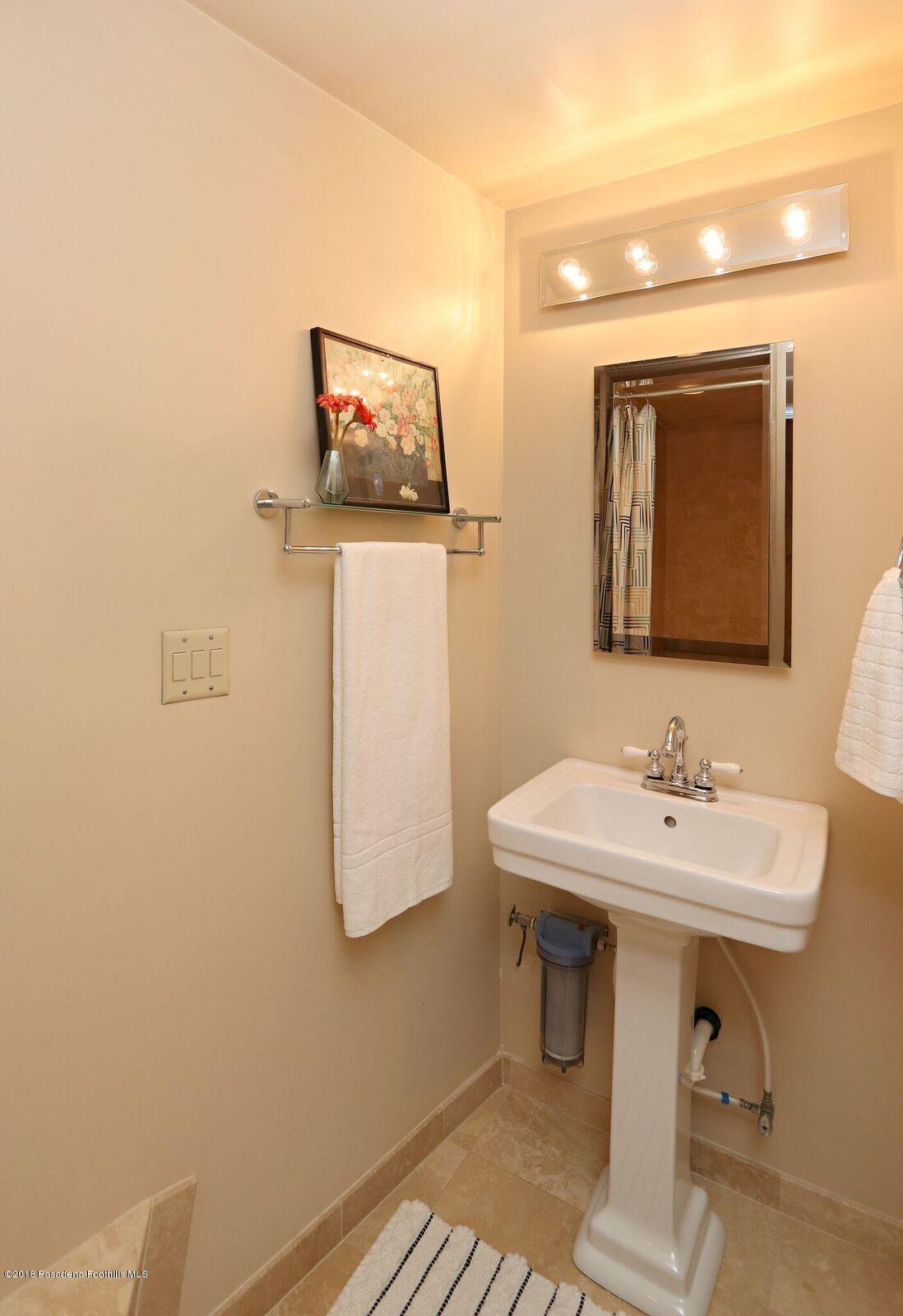 65 North Arroyo Boulevard Pasadena, CA 91105 - Photo 23 of 30 19