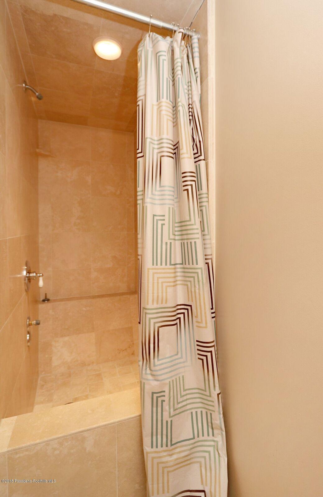 65 North Arroyo Boulevard Pasadena, CA 91105 - Photo 24 of 30 20